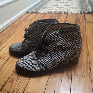 80%20 Black and White Wedge Shoes